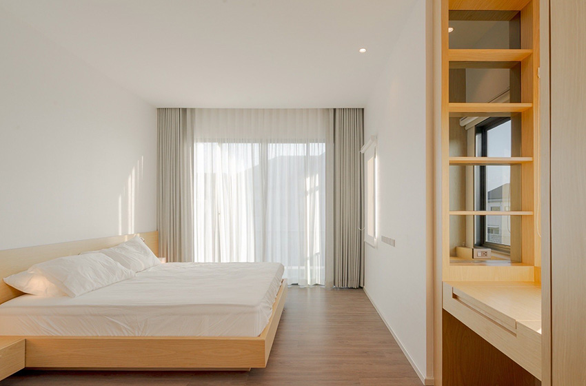 House with Shared Pool in Srinakarin 